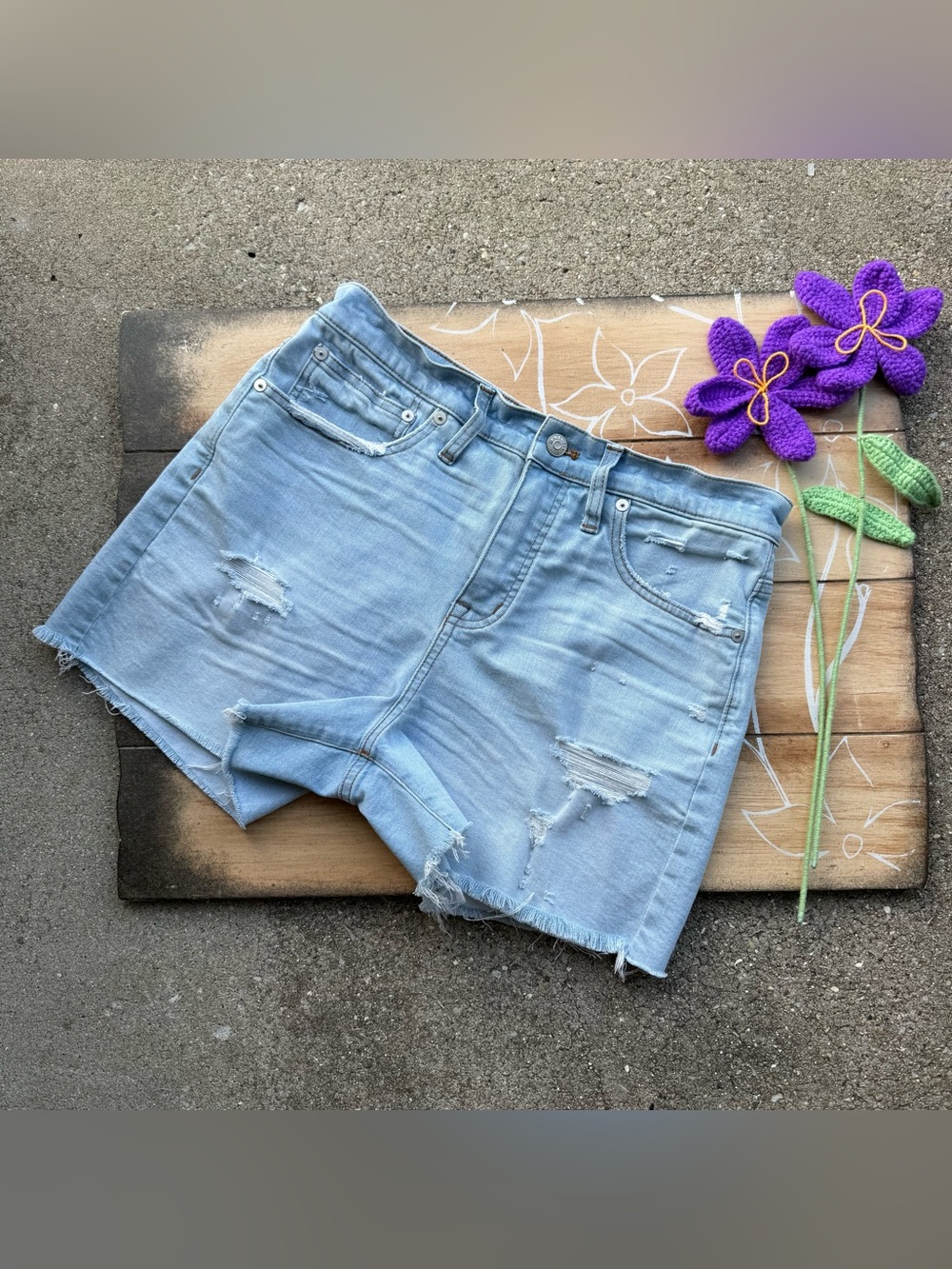 Madewell Distressed Jean Shorts Size 28